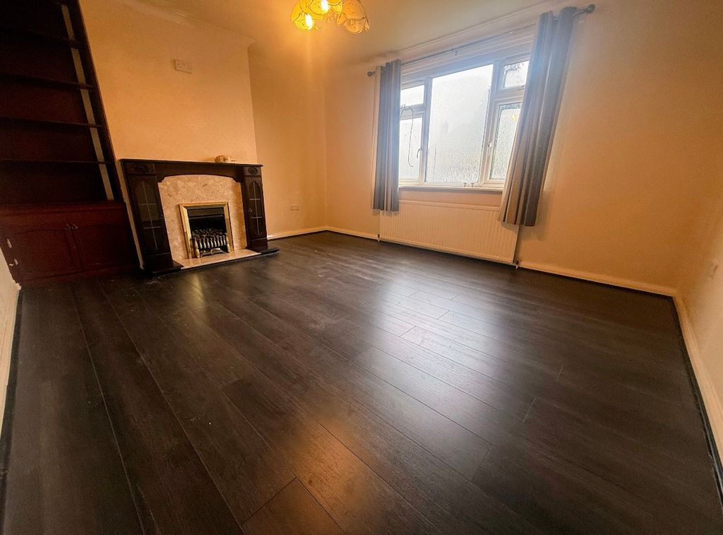 Property photo 3 of 10 Image