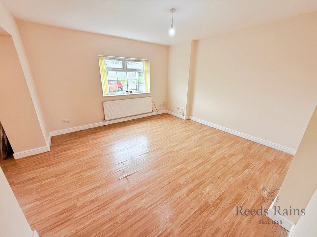 Property photo 2 of 17 Picture No. 11