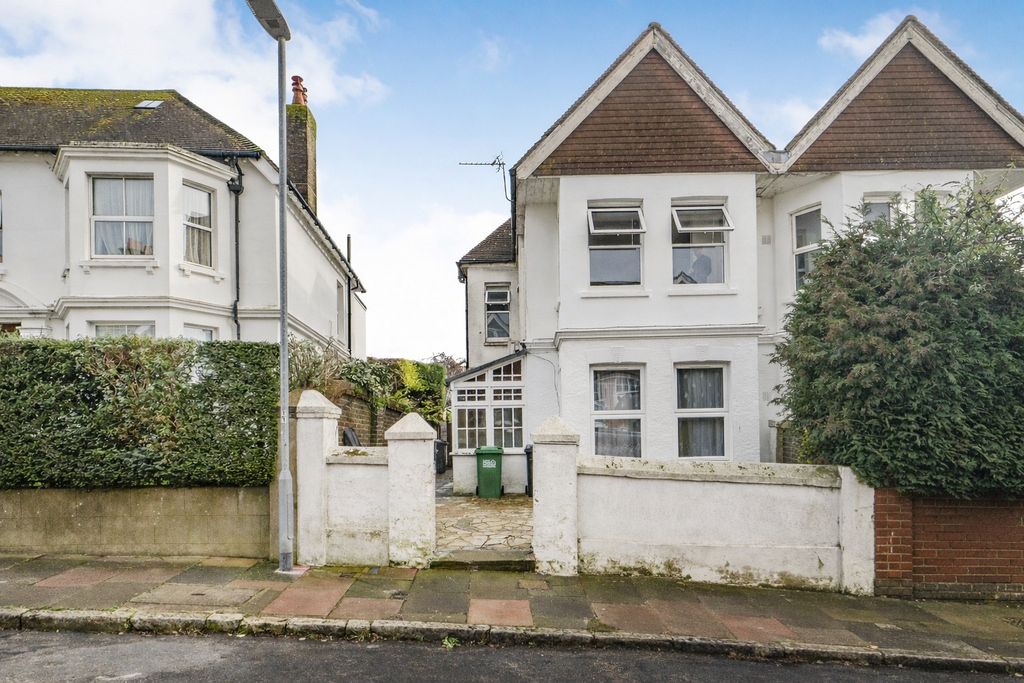 Property photo 1 of 7