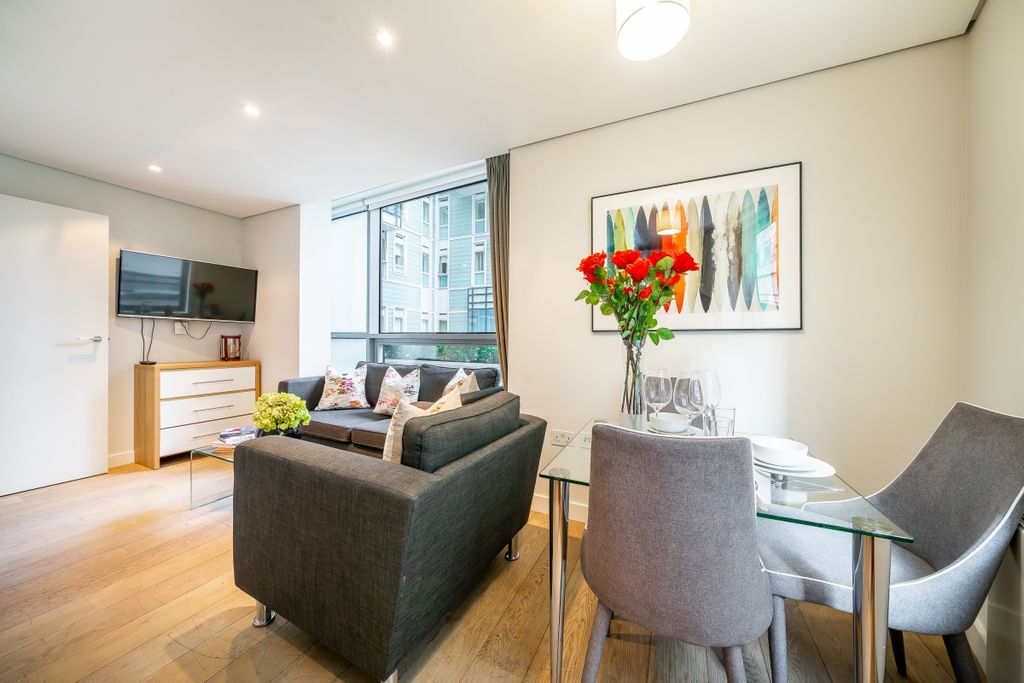 Property photo 1 of 11 Reception Room