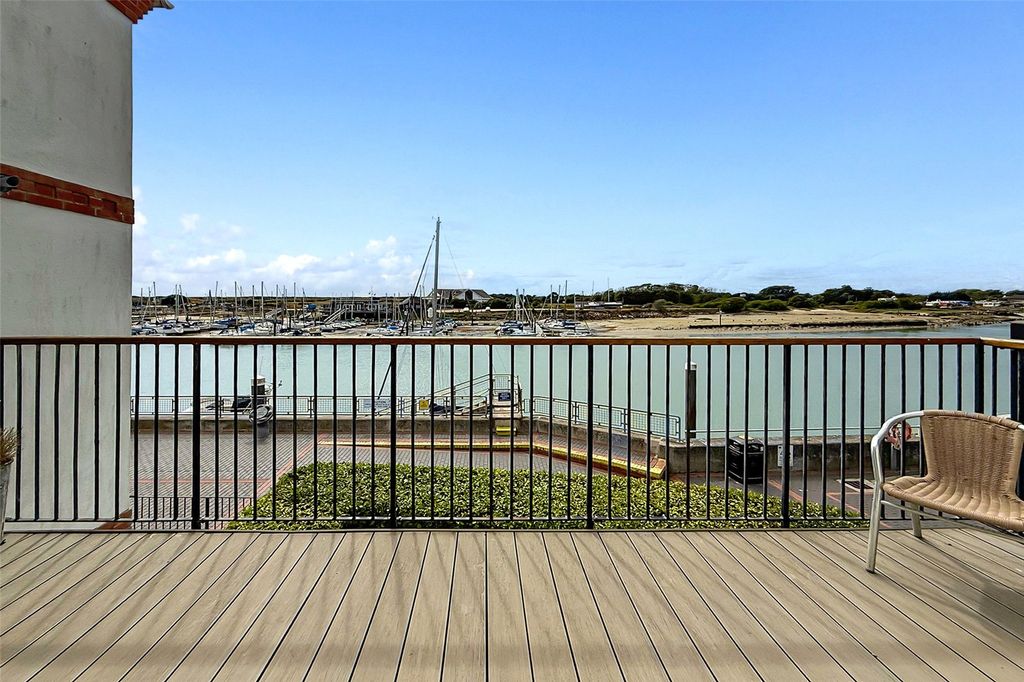 Additional image 13 of 3 bed semi-detached house for salePier Road, Littlehampton, West Sussex BN17