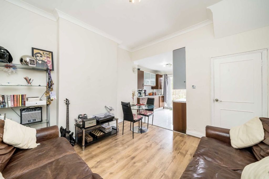 Property photo 2 of 6