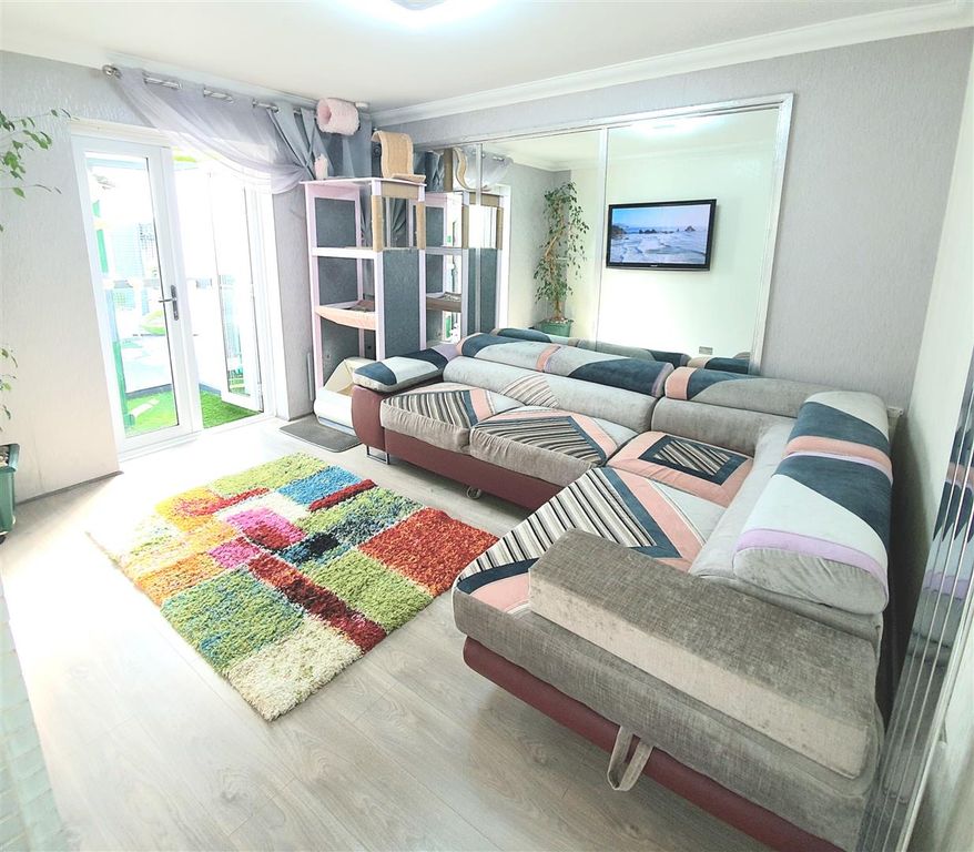 Property photo 2 of 15 2 Living Room.Jpg