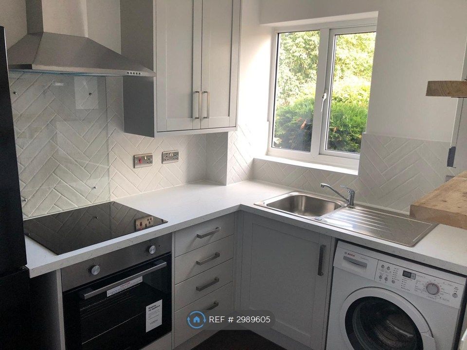 Property photo 1 of 17 Kitchen