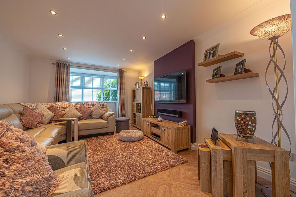 Property photo 2 of 38