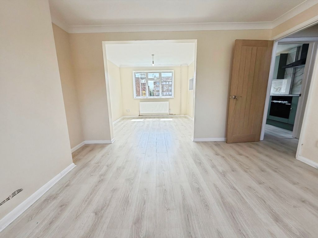 Property photo 2 of 12 1255Eaf5-Img_3748