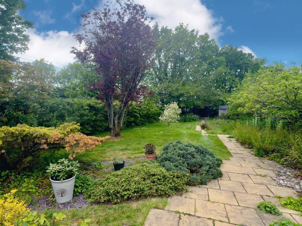 Additional image 35 of 4 bed detached house for saleHorsham Road, Crawley RH11