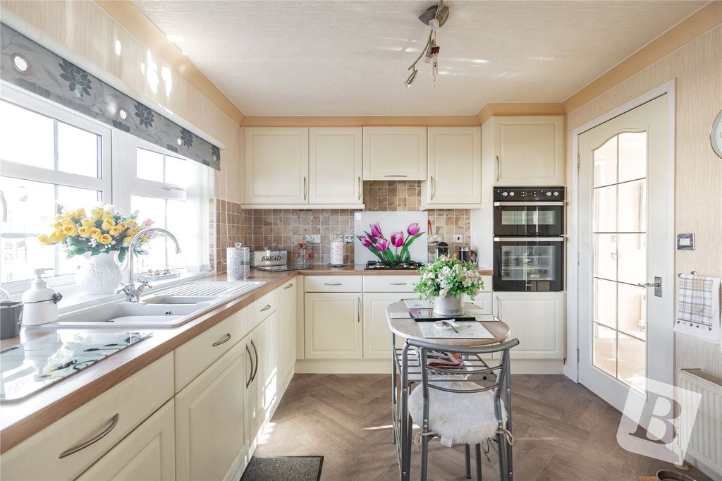 Property photo 2 of 16 Kitchen