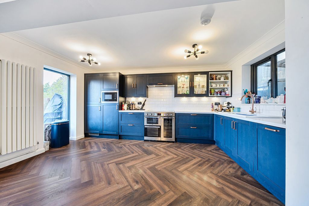 Property photo 2 of 15 Kitchen/Dining