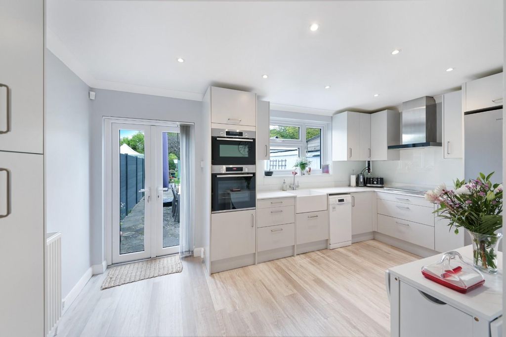 Property photo 2 of 19 Rosedale Road (7).Jpg