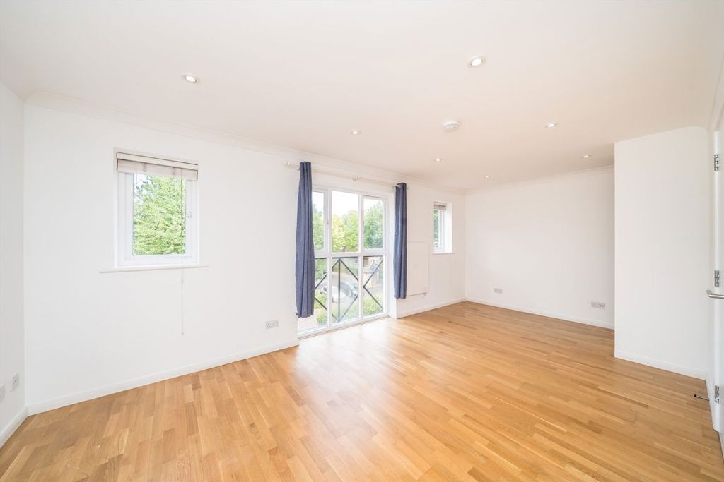Property photo 2 of 4