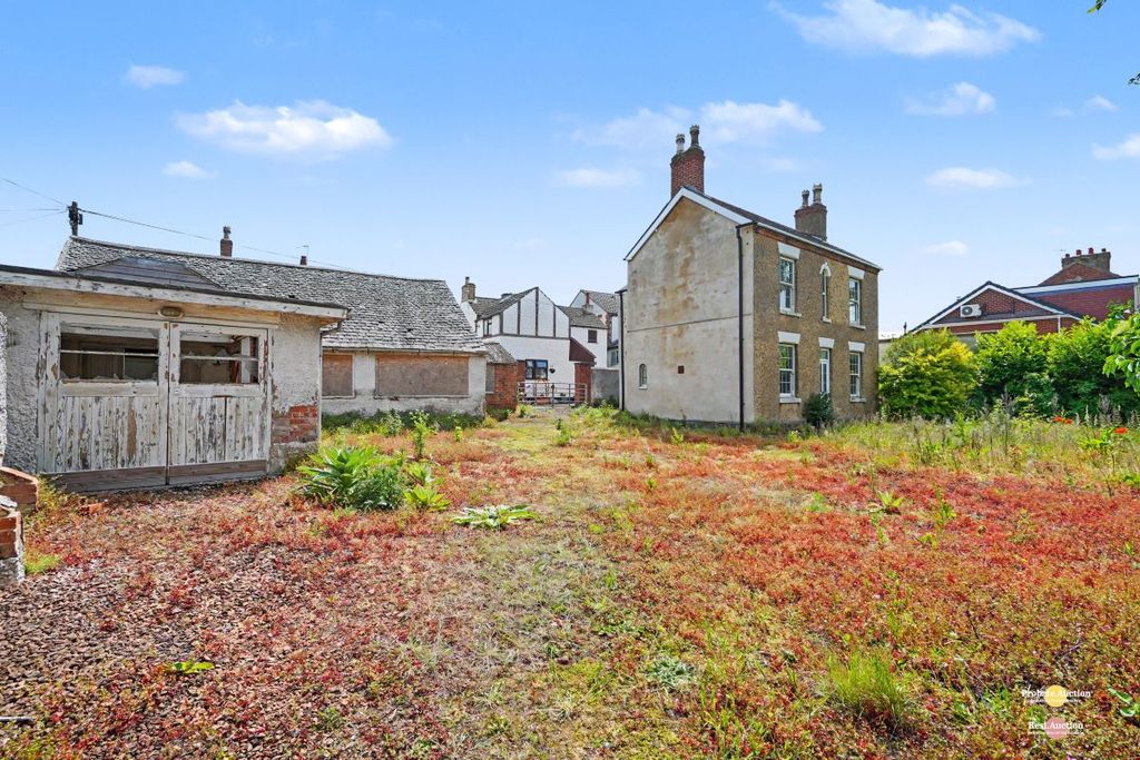Property photo 1 of 21