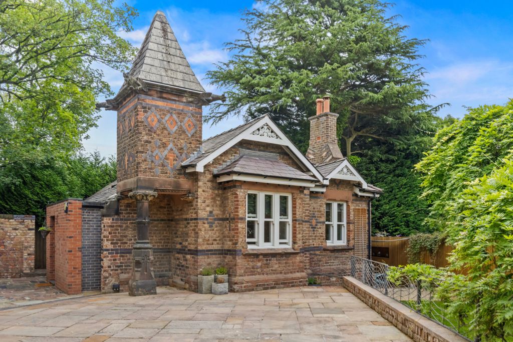 Property photo 1 of 42