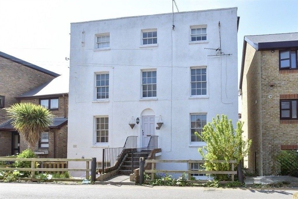 Property photo 3 of 8 Front