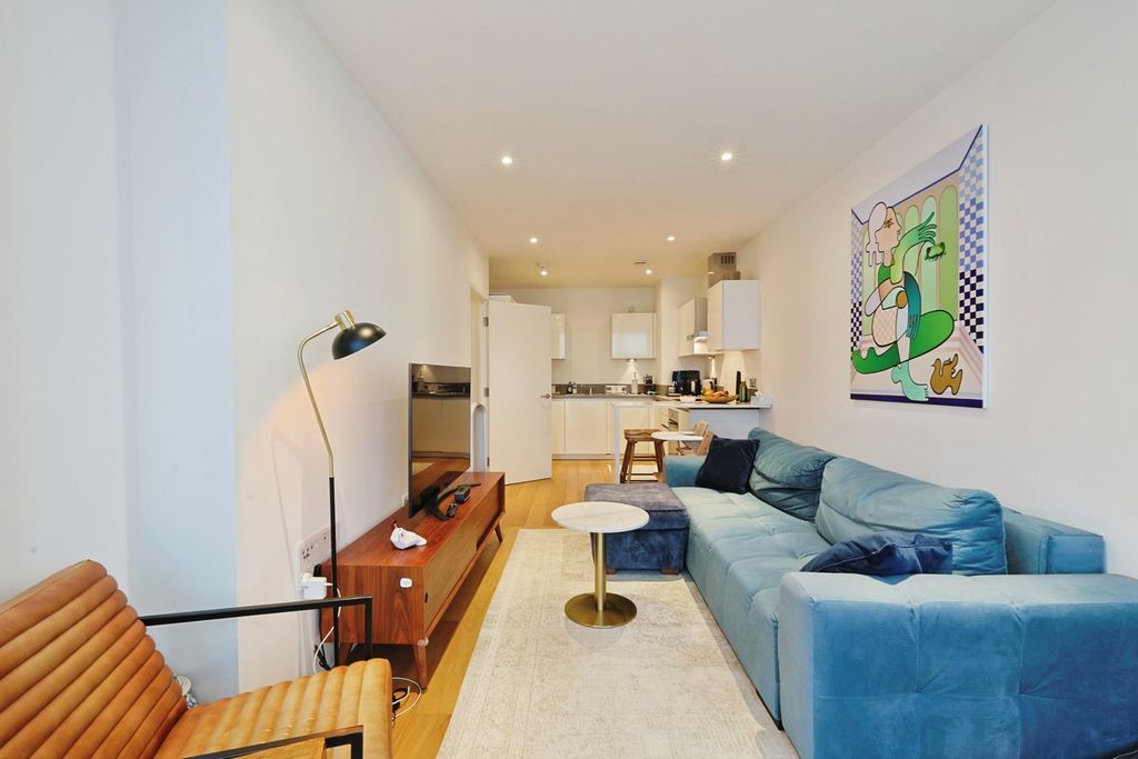 Property photo 2 of 20 Pbox-Img.Jpg