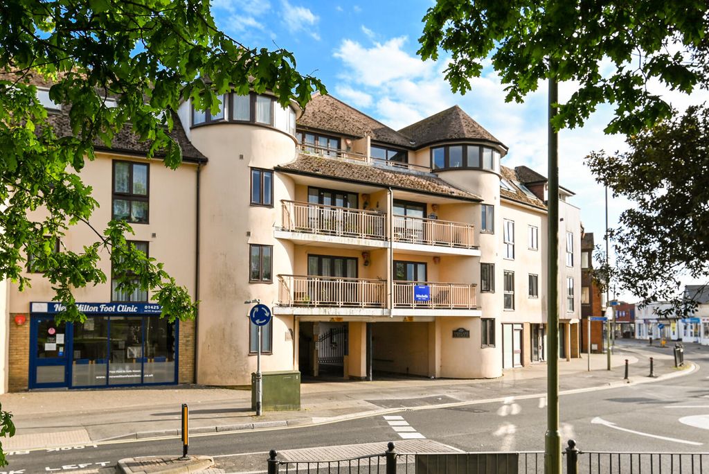 Property photo 1 of 14 Front (Exterior)