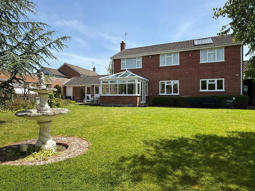 Property photo 3 of 62 Rear Garden