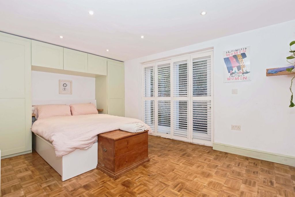 Property photo 2 of 15 Brunswick Place.Jpg