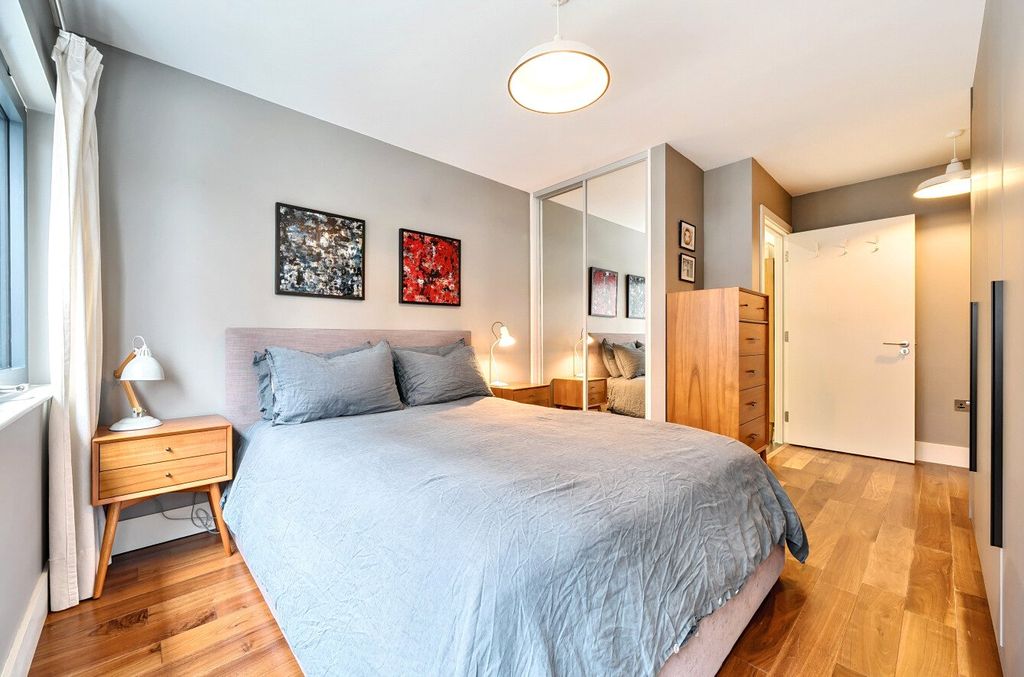 Property photo 3 of 16 Bedroom