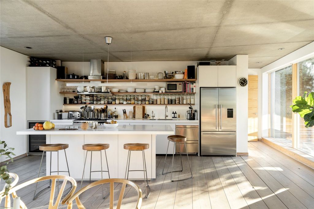 Property photo 3 of 23 Picture No. 05