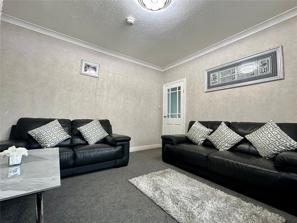 Property photo 2 of 19 Picture No. 30