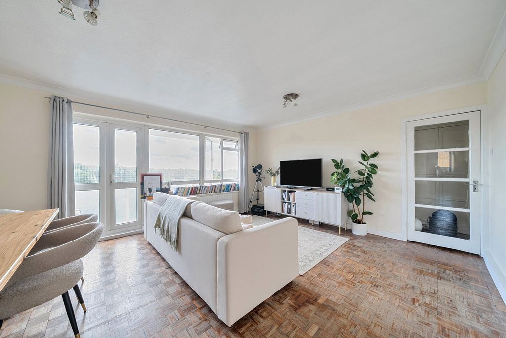 Property photo 2 of 17 Picture No. 03