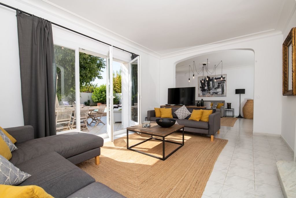 Property photo 3 of 28