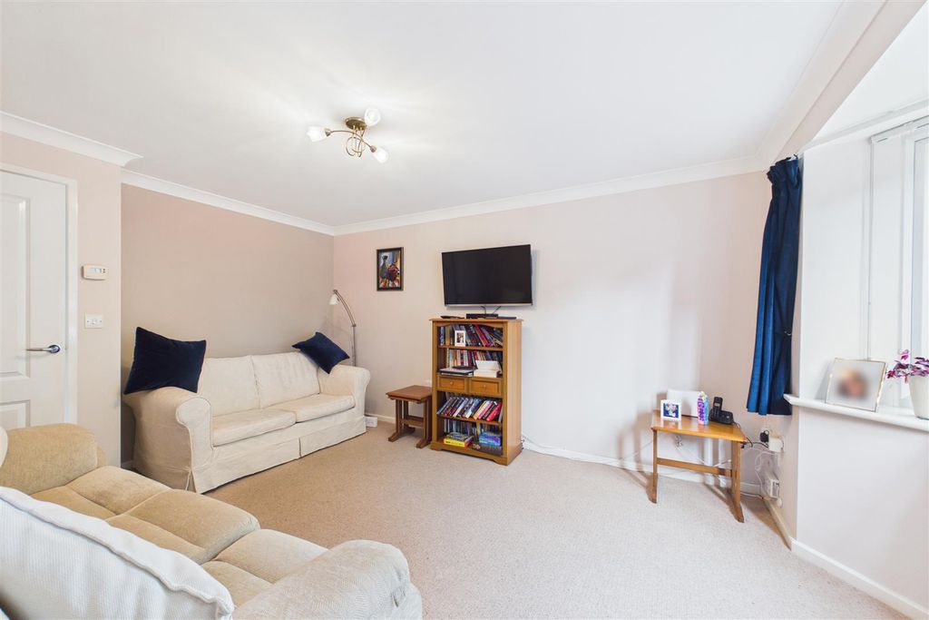 Property photo 2 of 12 Cam04235G0-Pr0171-Still001.Jpg