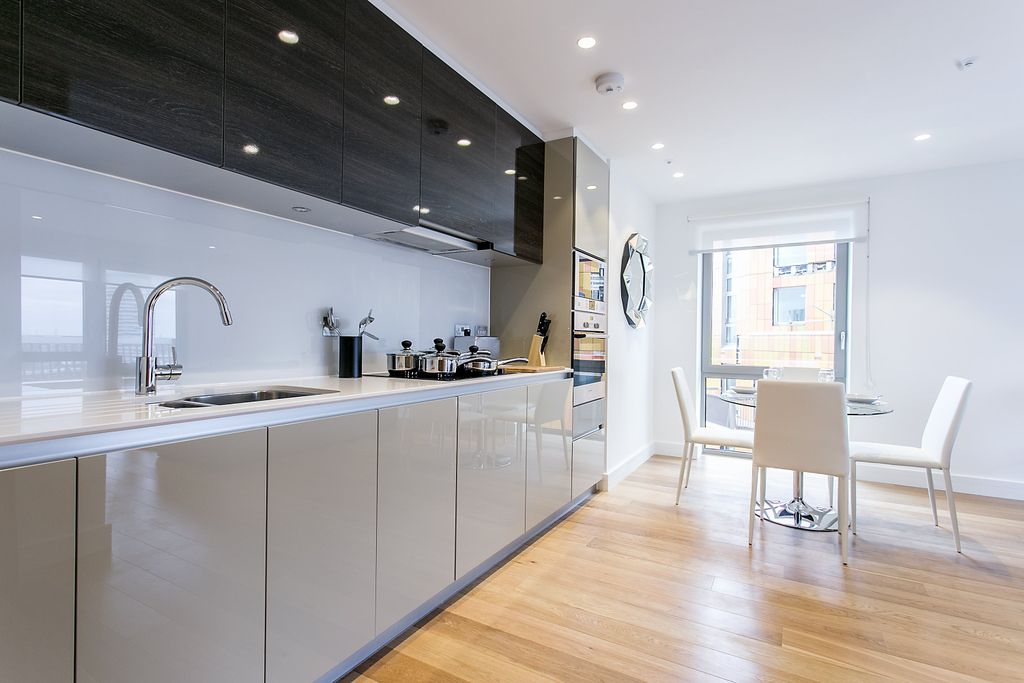 Property photo 2 of 10 Kitchen