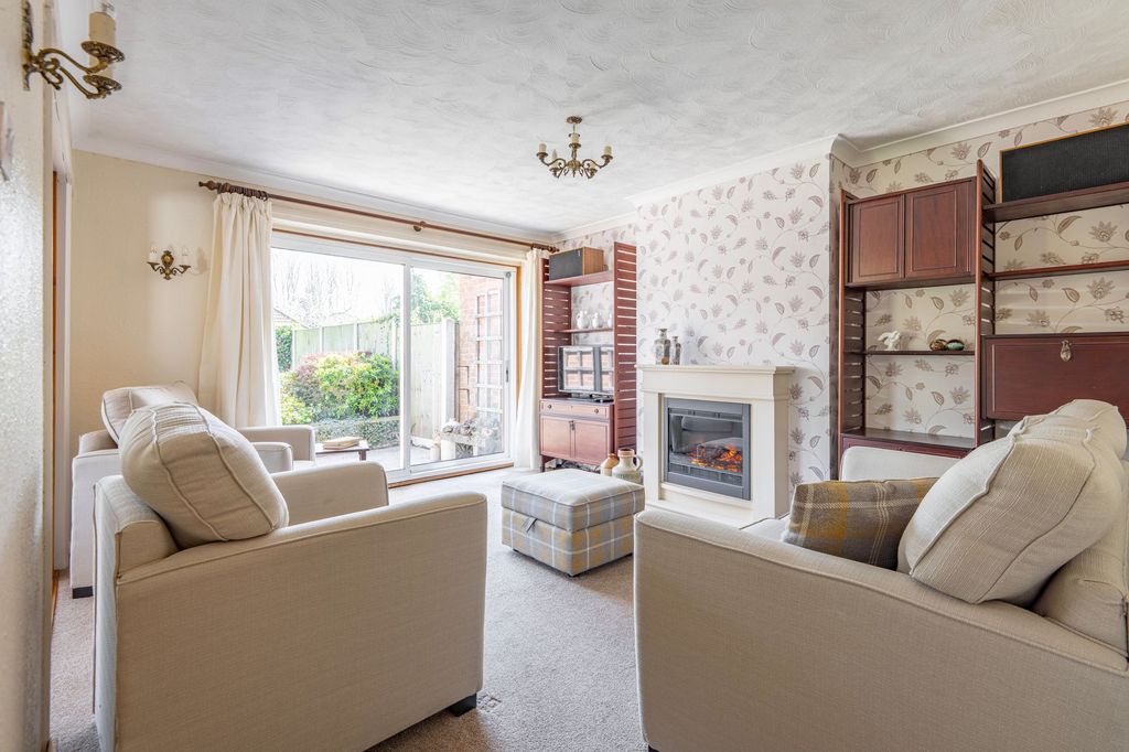 Property photo 2 of 21