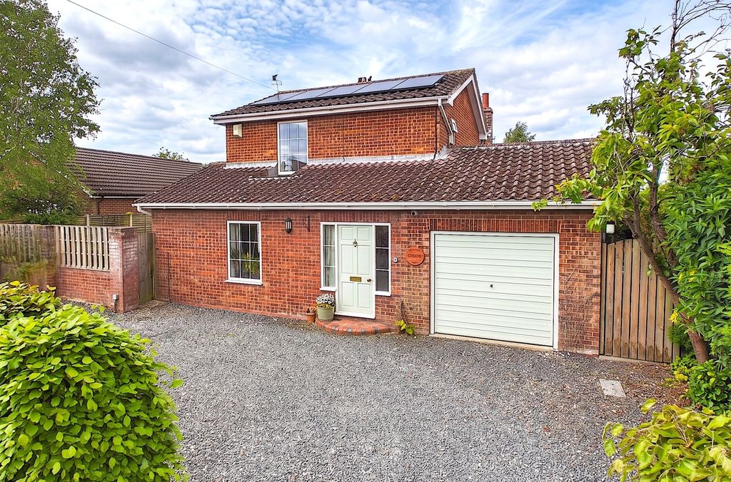 Property photo 1 of 17 Wold View - Front New