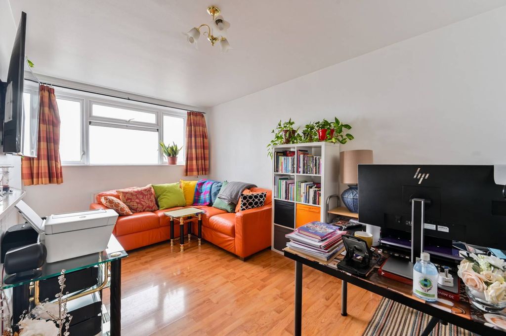 Property photo 3 of 10