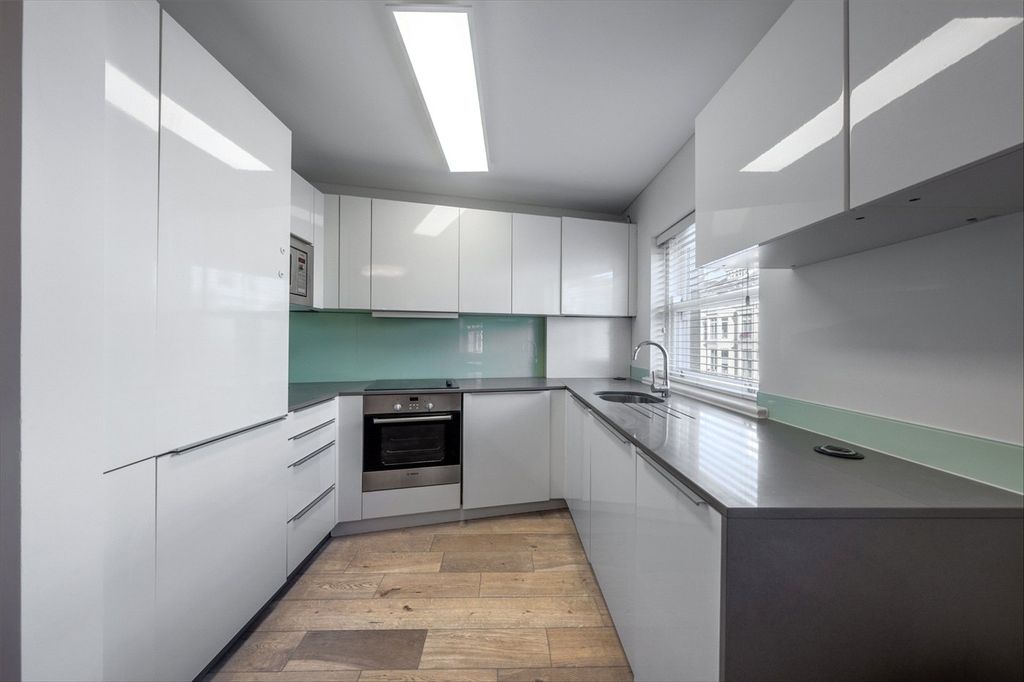 Property photo 3 of 19 Picture No. 05