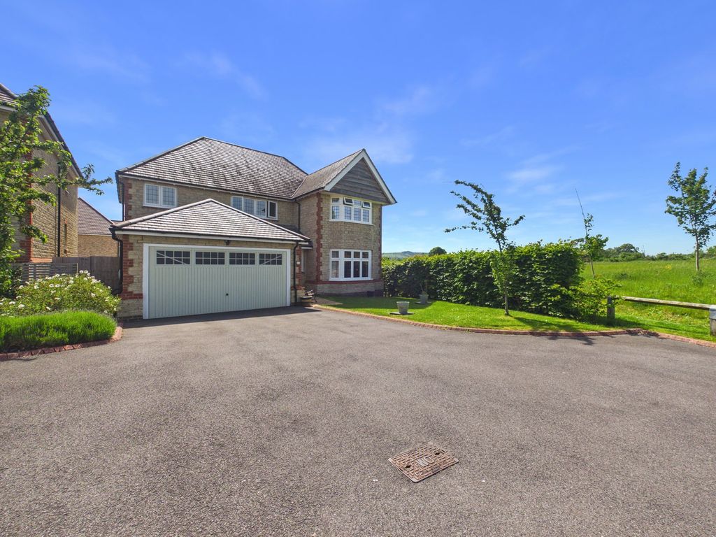 Property photo 1 of 25