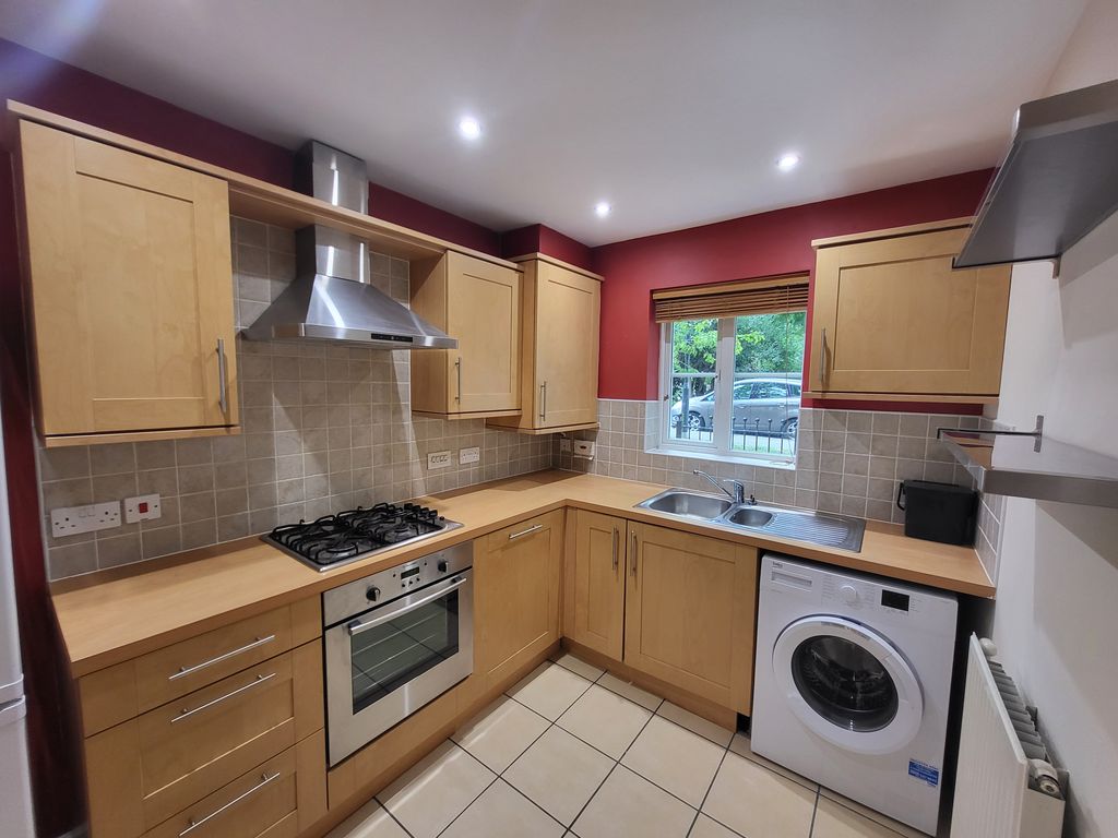 Property photo 3 of 19 Image