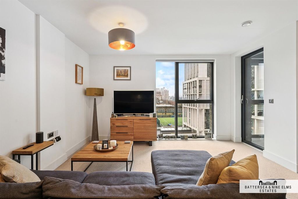 Property photo 2 of 19