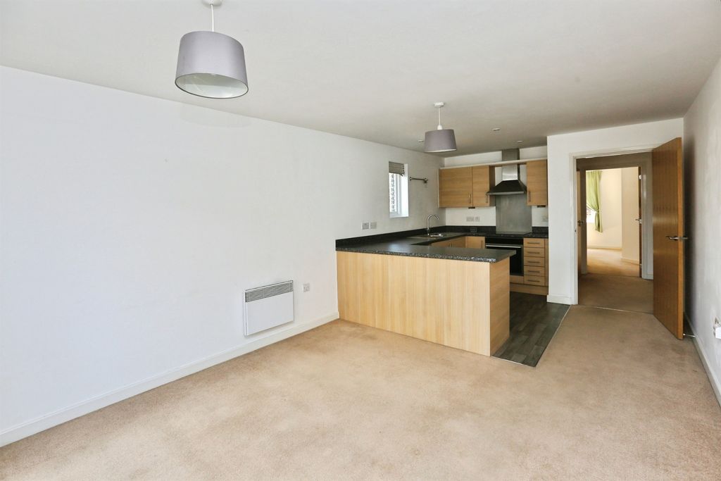 Property photo 3 of 12