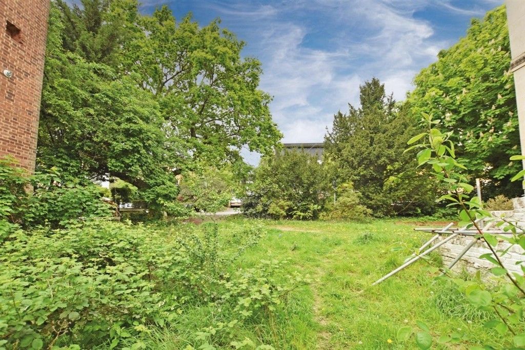 Property photo 1 of 4