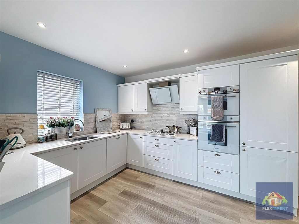 Property photo 2 of 31 4383121