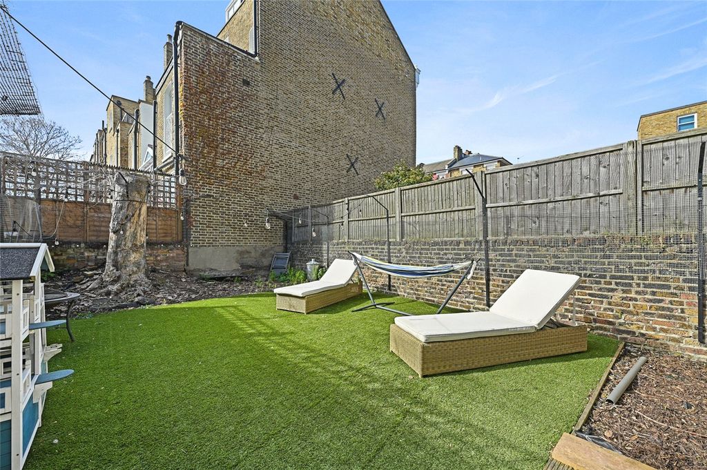 Property photo 3 of 11 Picture No. 10