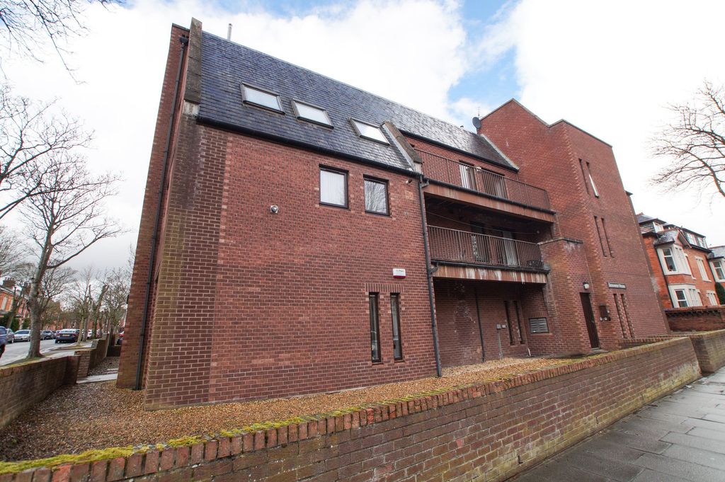Property photo 1 of 16 Grosvenor House