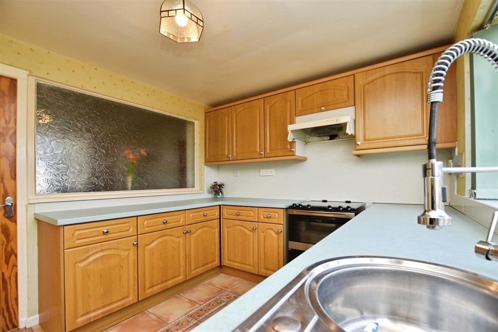 Property photo 2 of 21 9E1A9Fd1-Kitchen 20Tap.Jpg