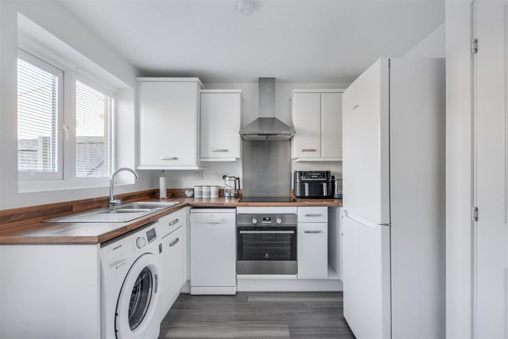 Property photo 3 of 25 Kitchen_1.Jpeg