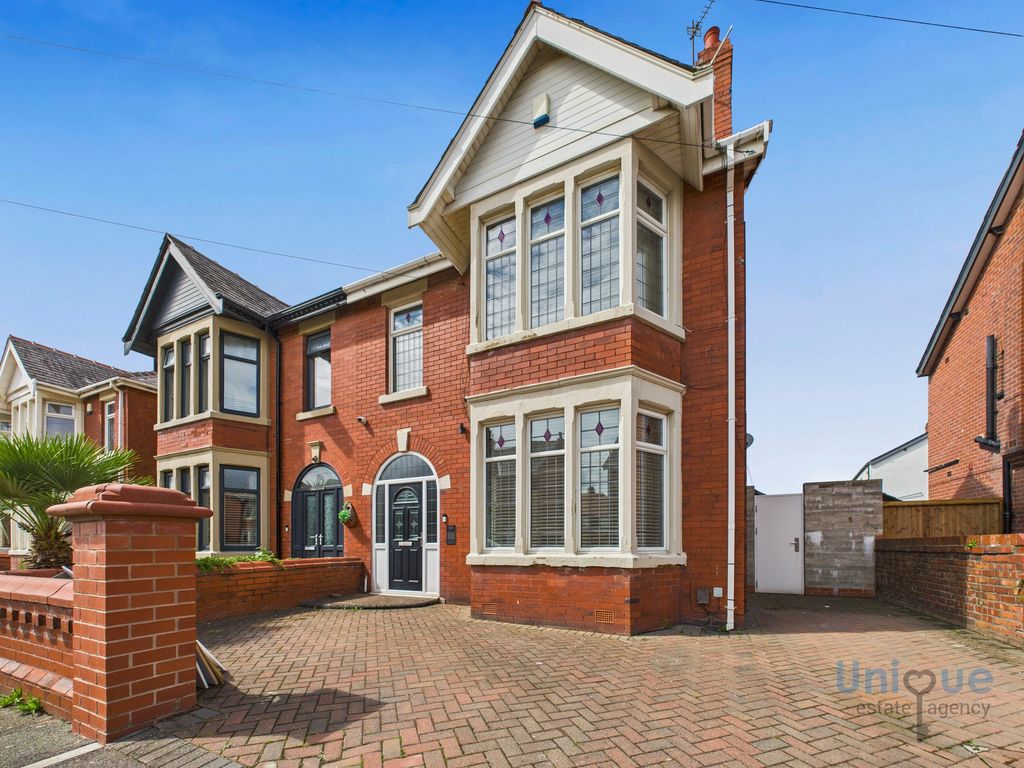 Property photo 1 of 31