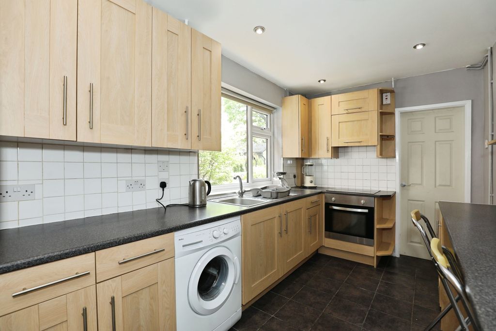 Property photo 2 of 19 Breakfast Kitchen