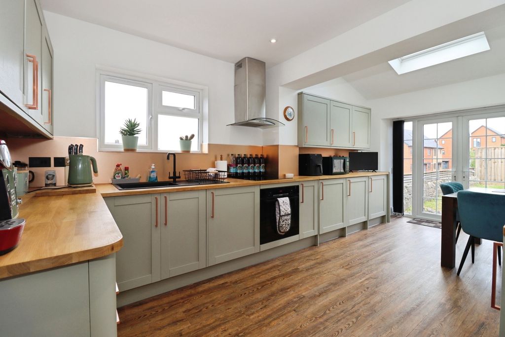 Property photo 1 of 20 Pbox-Img.Jpg