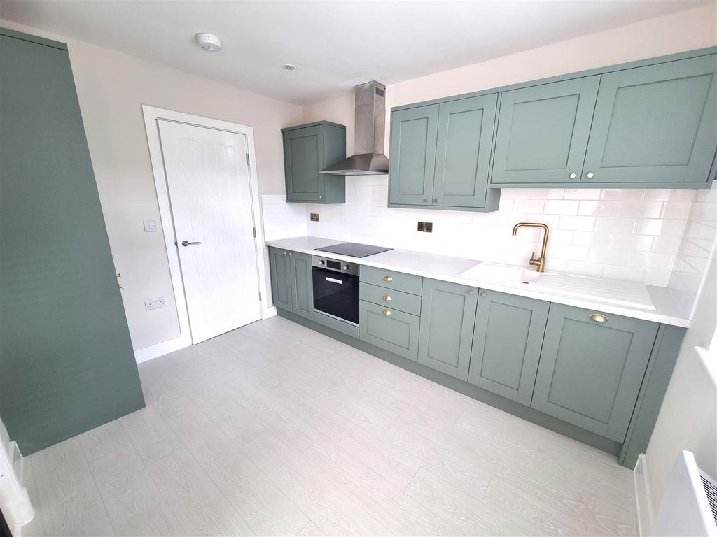 Property photo 2 of 8 Kitchen Continued