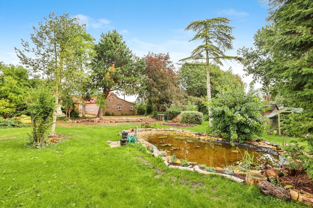 Property photo 3 of 34