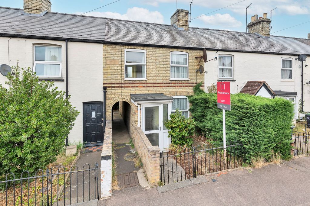 Property photo 1 of 11