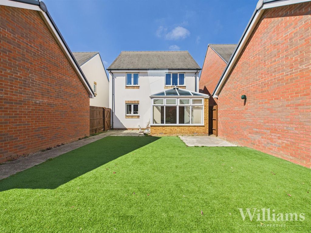 Property photo 3 of 18 Cam02861G0-Pr0370-Still029.Jpg